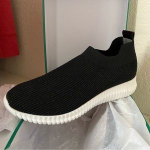 NIB David Tate Priska slip on sneaker size 9 in black